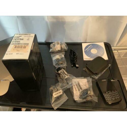 BlackBerry curve 8900 zwart van kleur