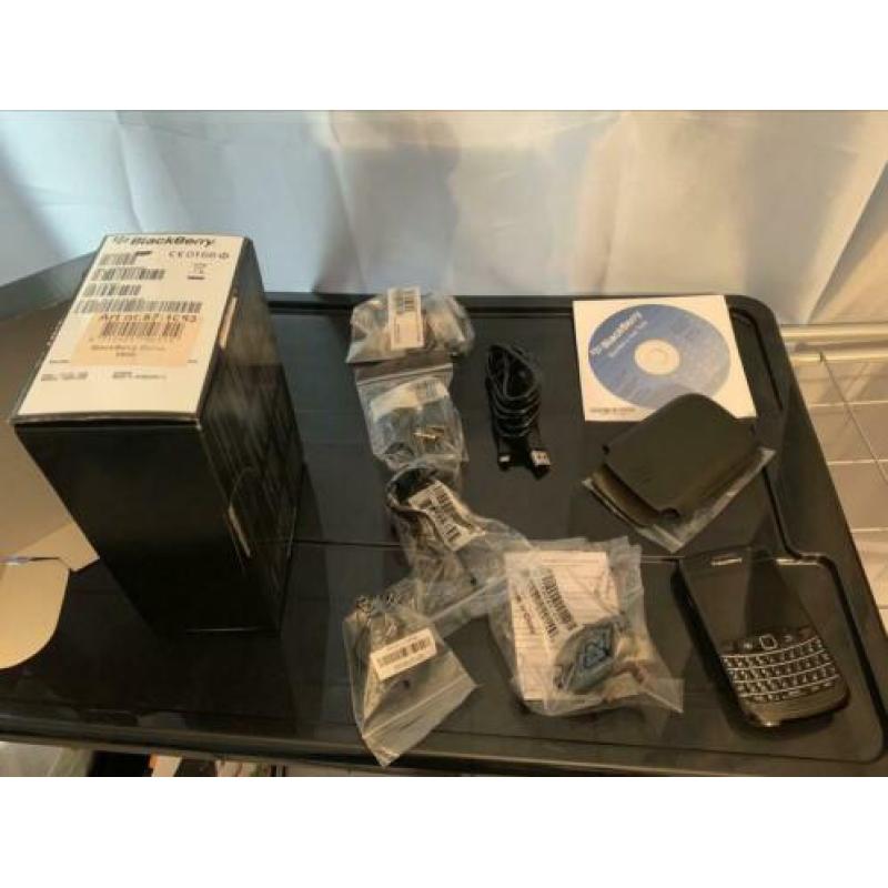 BlackBerry curve 8900 zwart van kleur