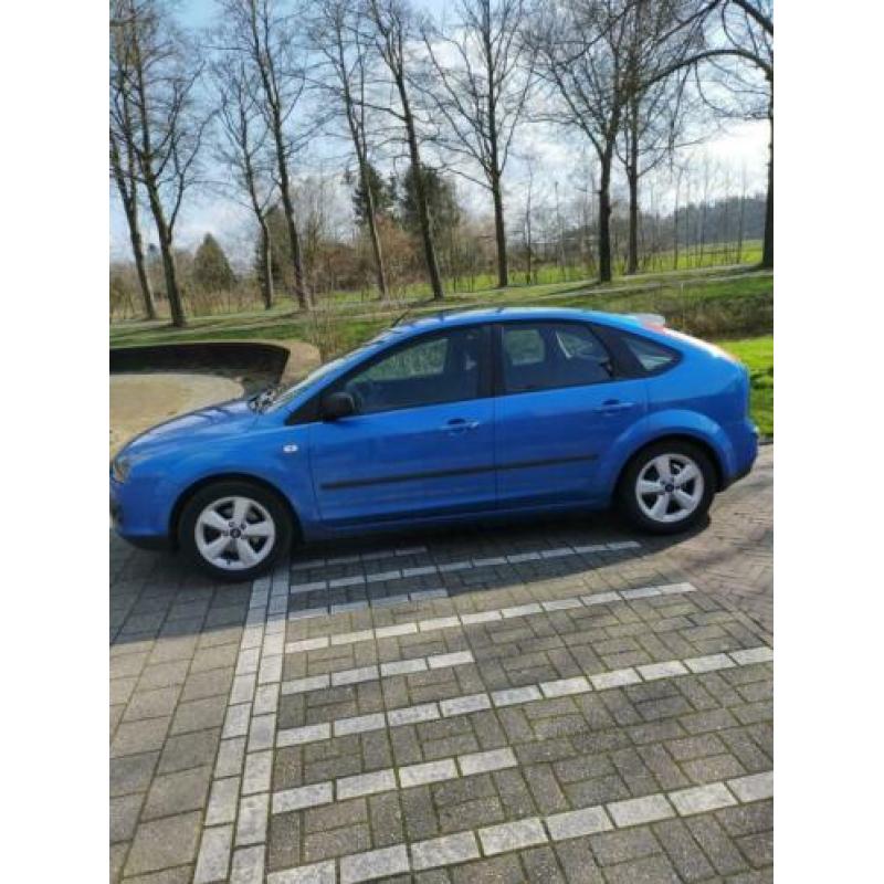 Ford Focus 1.6 74KW 5D 2005 Blauw