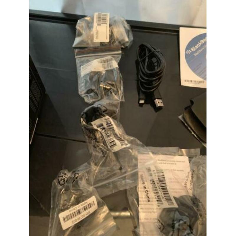 BlackBerry curve 8900 zwart van kleur