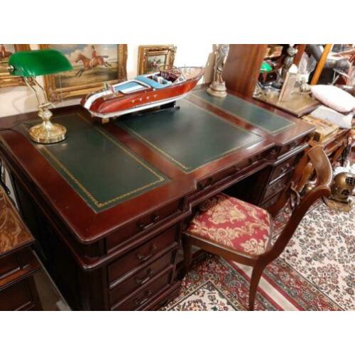 Bureau klassiek engels chesterfield groen inleg