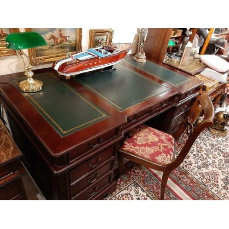 Bureau klassiek engels chesterfield groen inleg