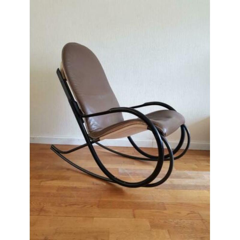 vintage design rocking chair Nonna schommelstoel Paul Tuttle