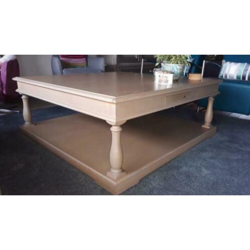 Z.g.a.n. salontafel 1.20x120 h.48cm.