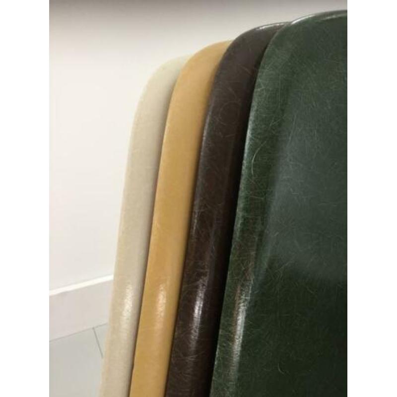 Set Herman miller Eames fiberglass stoelen