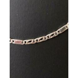 Zilveren ketting met massieve/valkenoog schakels
