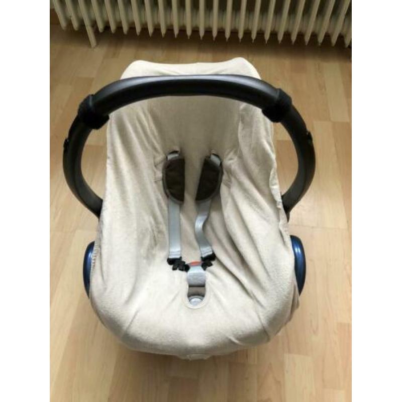 Maxi-cosi cabriofix walnut brown