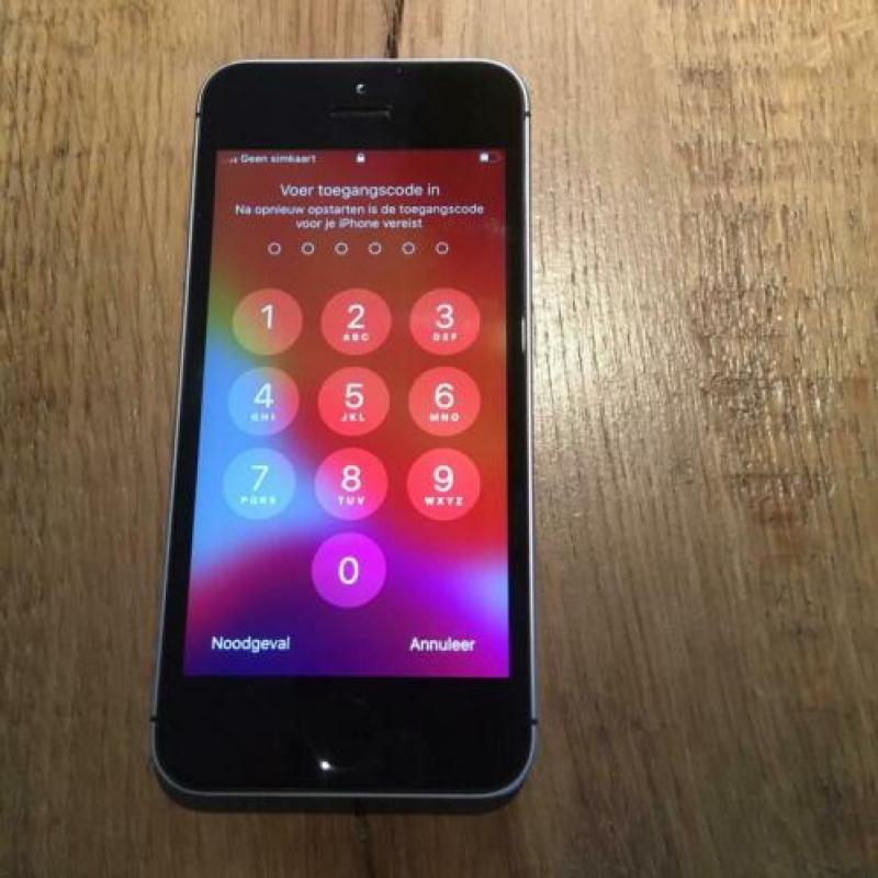 iPhone SE space grey 32GB