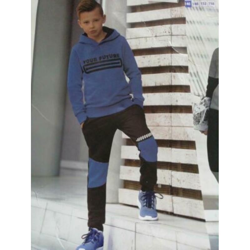 2 super stoere nieuwe joggingpakken jongen maat 140