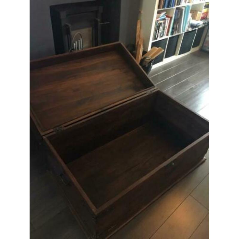 Houten kist, salon tafel, dekenkist