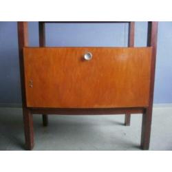 1960s-70s buffetkast m. klep en bovenblad afm. 65x77x34cm