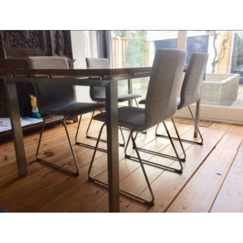 Strakke grijze eetkamerstoelen