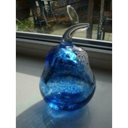 Presse papier in blauw glas met vorm van peer E. Pfeiffer