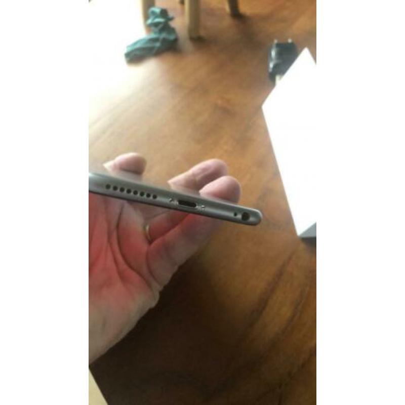 Iphone 6 Plus 16gb met 4 hoesjes en zeer mooi nog