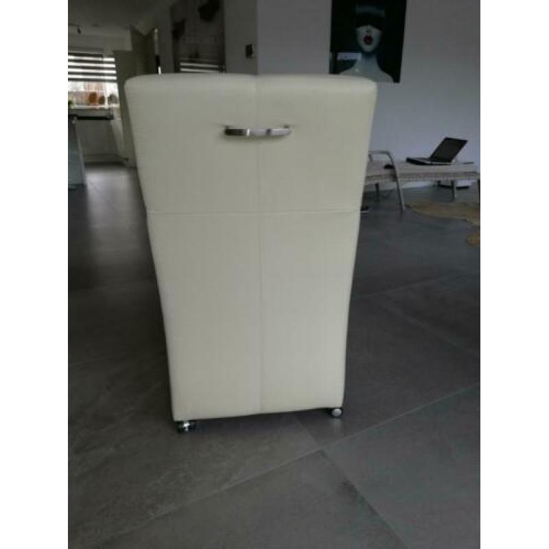 6 off-white eetkamerstoelen