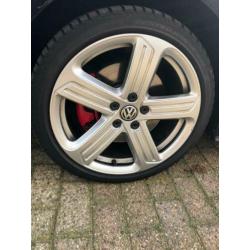 VW Golf 5 6 7 TDI 18 inch Cadiz Velgen + Banden Pirelli