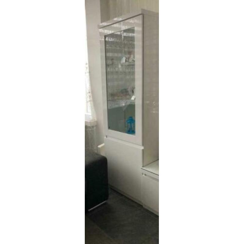2 Salon kasten