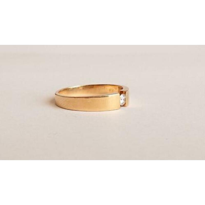 geelgouden RING, 18 karaat, met 1 Briljant 0.14 crt TW/vsi