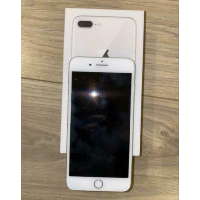 Iphone 8 plus zilver 64gb, pas 1 jaar oud!
