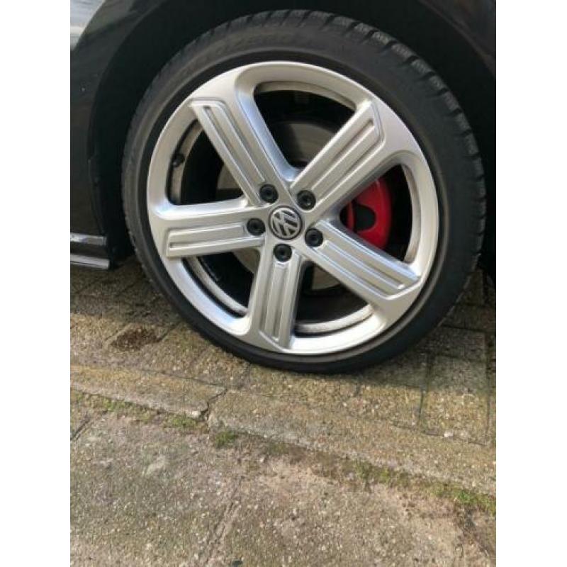 VW Golf 5 6 7 TDI 18 inch Cadiz Velgen + Banden Pirelli