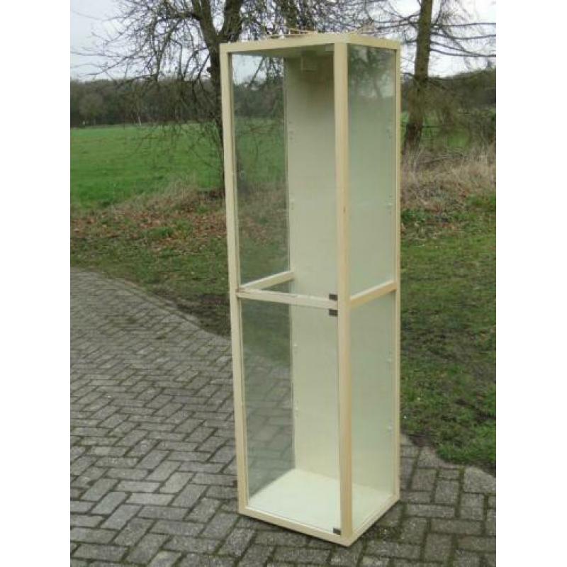 gesloten VITRINEKAST