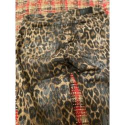 Tijgerprint jeans. Nieuw