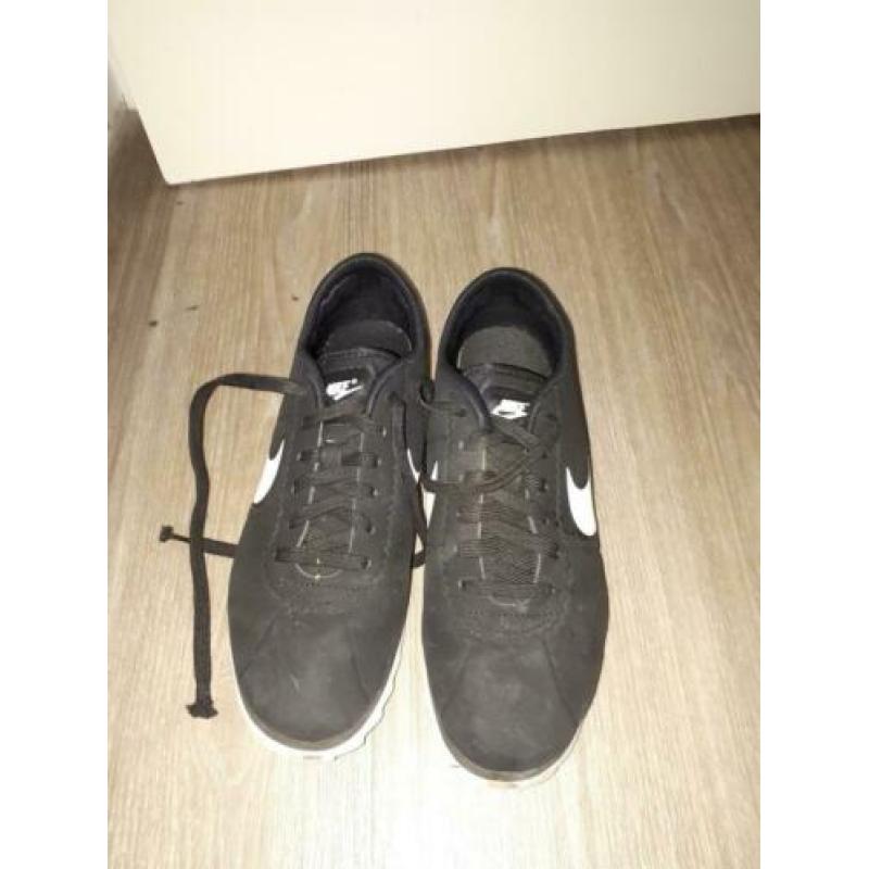 Dames of meid schoenen