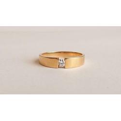 geelgouden RING, 18 karaat, met 1 Briljant 0.14 crt TW/vsi
