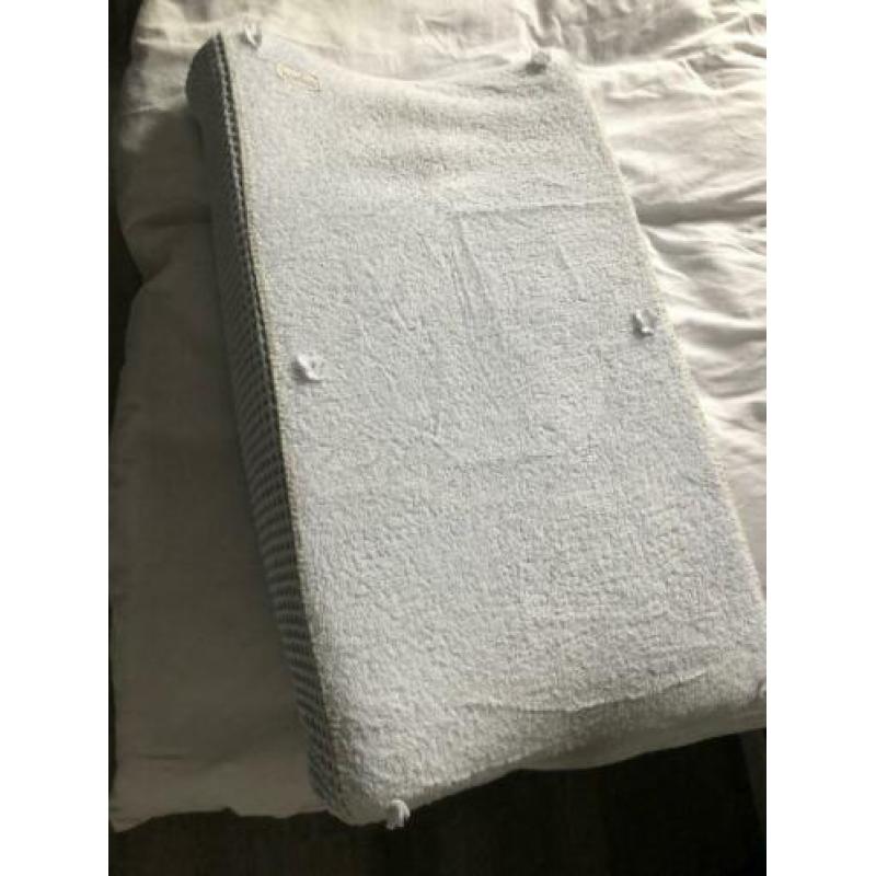 Aankleedkussen + mooie blauwe Koeka hoes