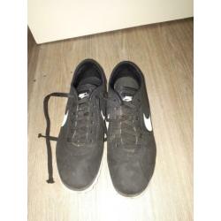 Dames of meid schoenen
