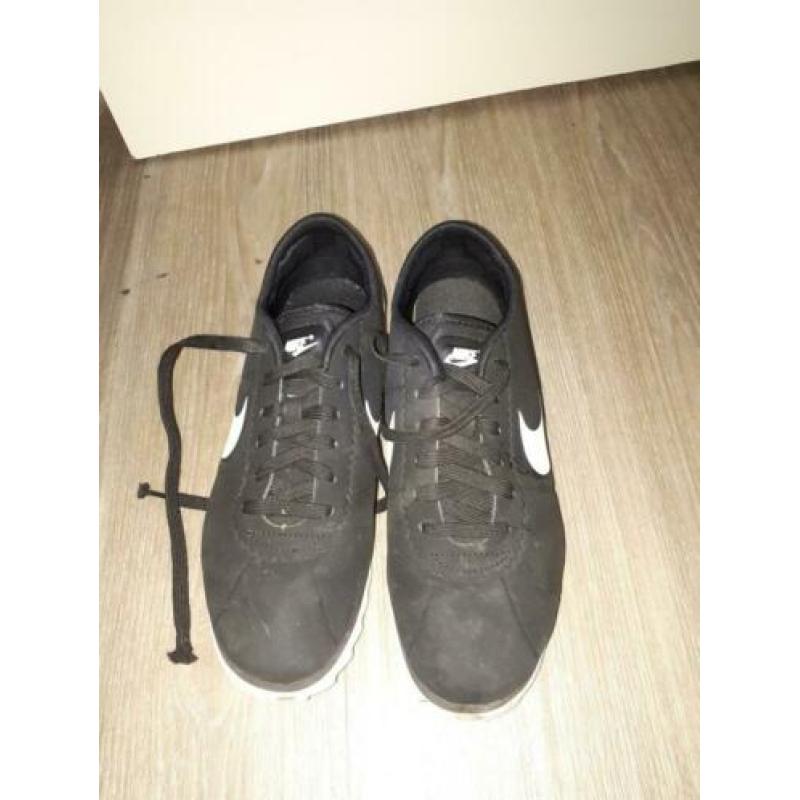 Dames of meid schoenen