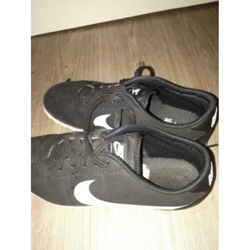 Dames of meid schoenen