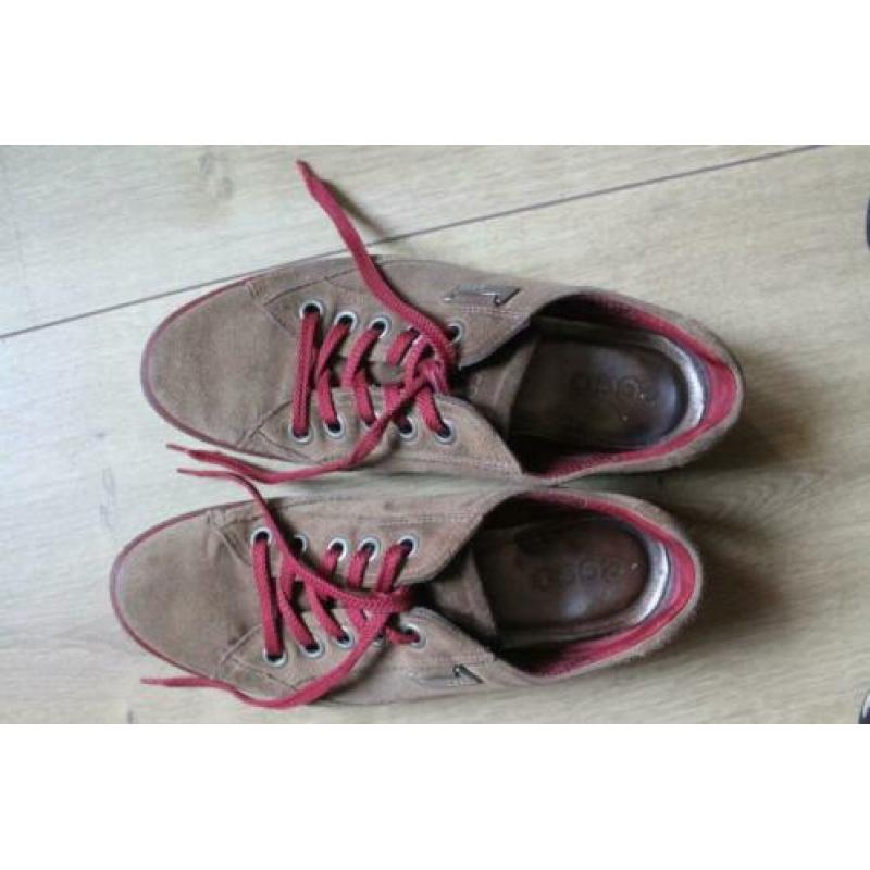 Bruin suède leren Ecco schoenen maat 38.