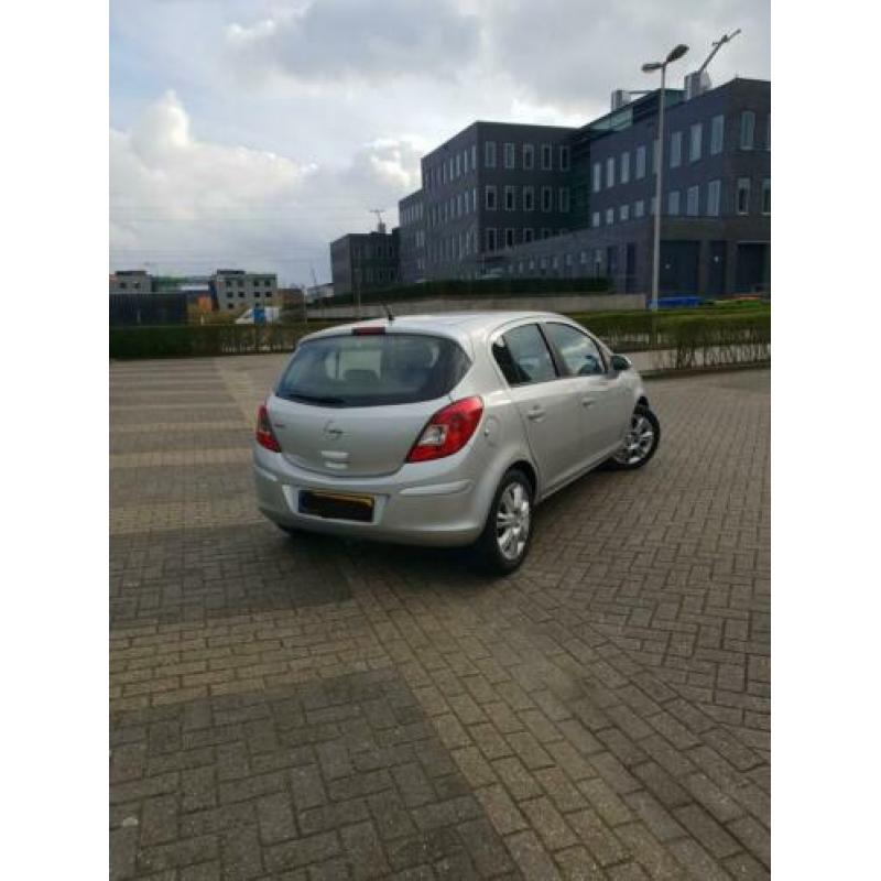 Opel Corsa 1.4 16V 5D 2009 Grijs