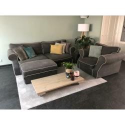 Heerlijk zittende bank met loveseat en hocker