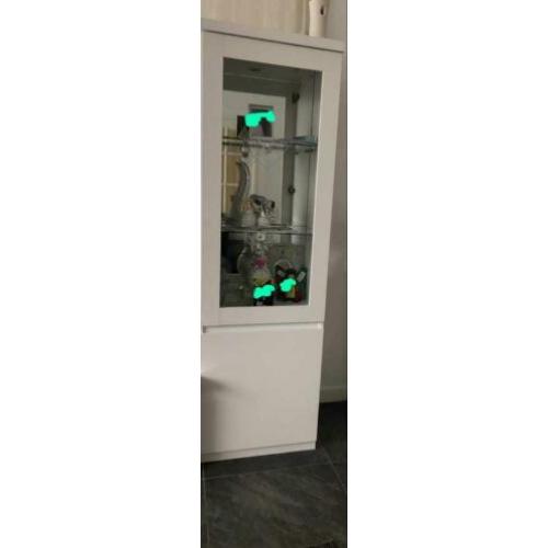 2 Salon kasten