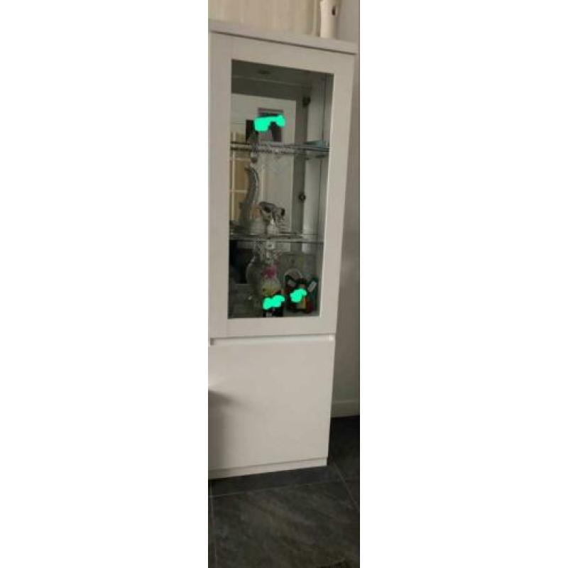 2 Salon kasten