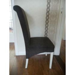 eettafel met 2 stoelen