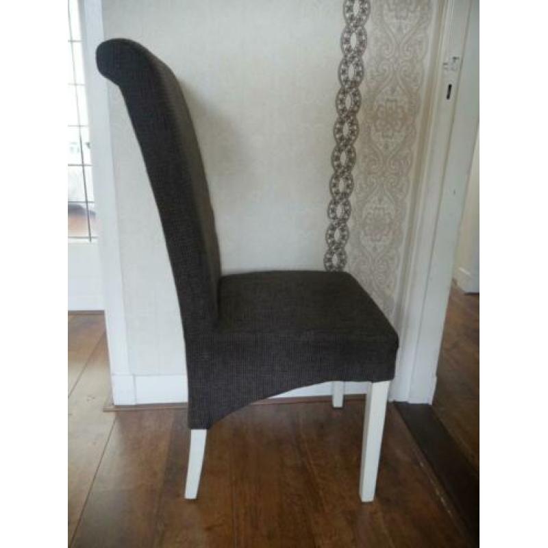 eettafel met 2 stoelen