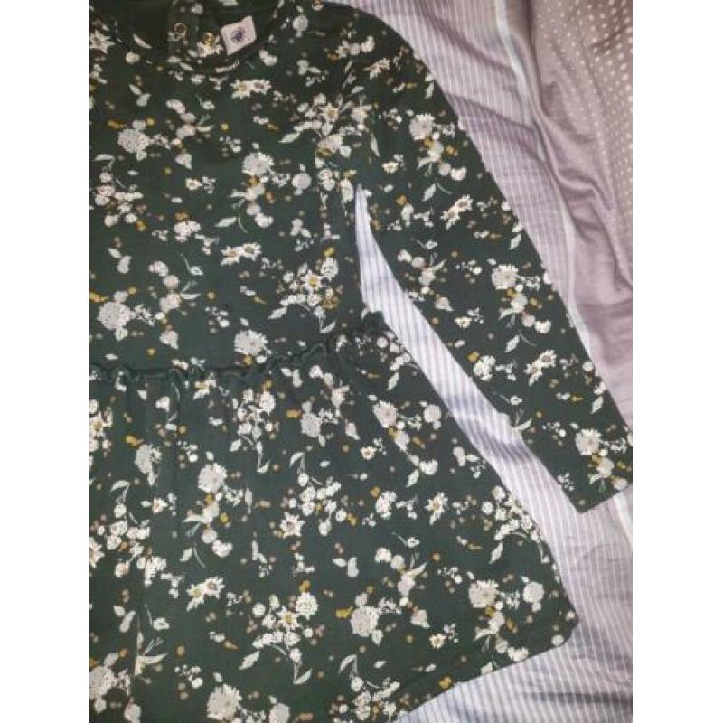 Groen gebloemd jurkje van petit bateau mt. 6 jaar 116cm