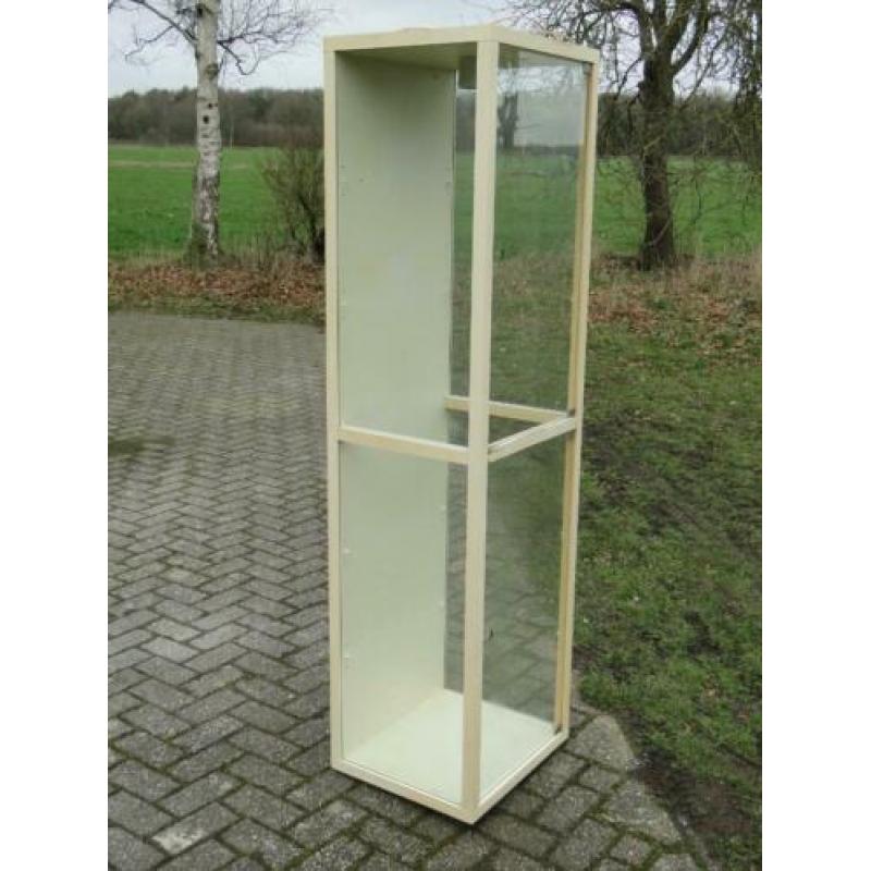 gesloten VITRINEKAST