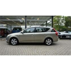 Kia cee'd Sporty Wagon 1.4 CVVT Navigator Plus Pack
