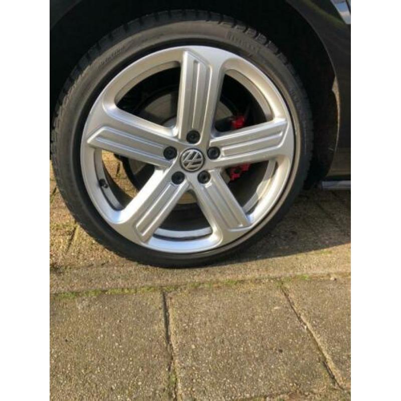 VW Golf 5 6 7 TDI 18 inch Cadiz Velgen + Banden Pirelli