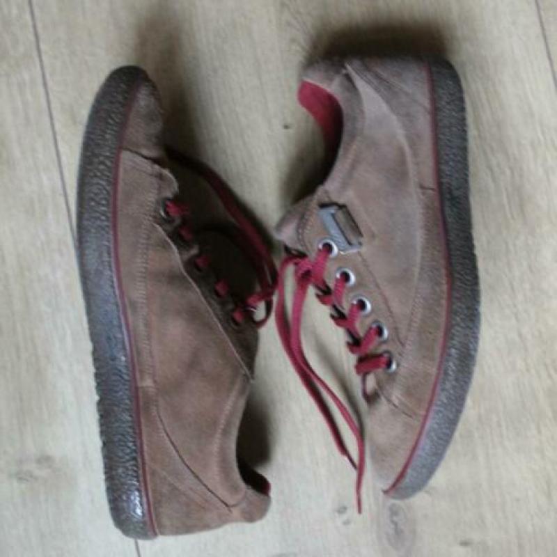 Bruin suède leren Ecco schoenen maat 38.