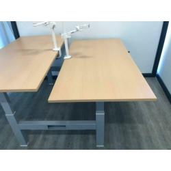 Duo bureau met 2 monitorarmen aanbieding op=op