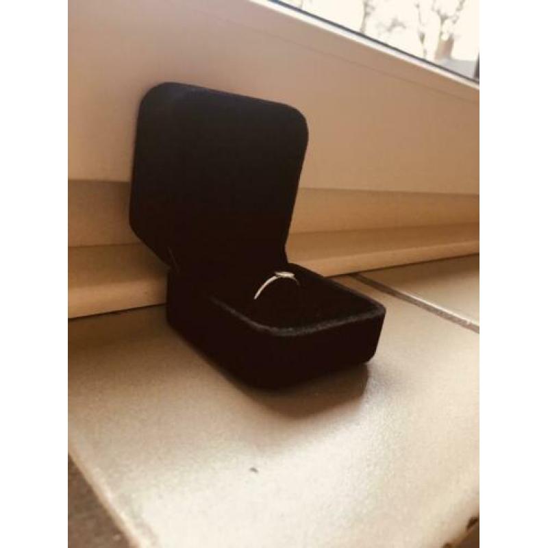 Ring met doosje.Maat S