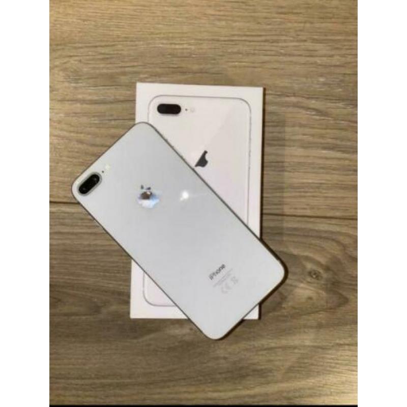 Iphone 8 plus zilver 64gb, pas 1 jaar oud!