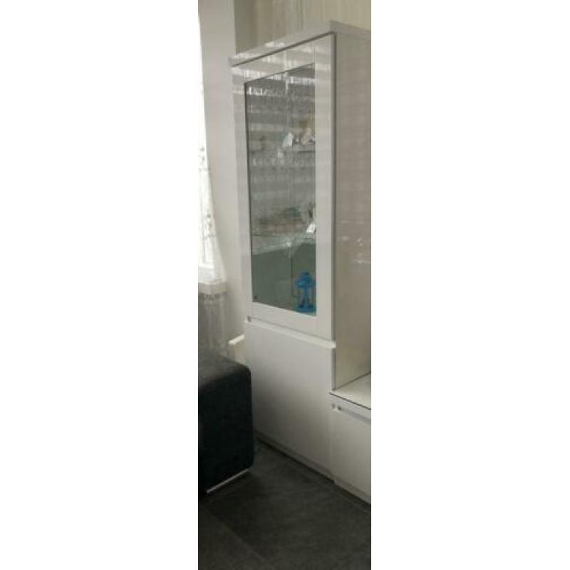 2 Salon kasten