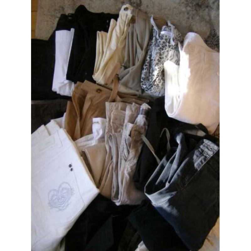 Partij Lot 25st Merkkleding broeken Pantalons o.a. McGregor