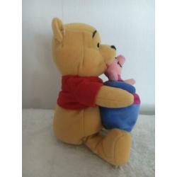 Winnie the Pooh en Piglet Knorretje in honingpot knuffel